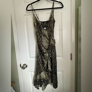 Fashion Nova - Midi Dress